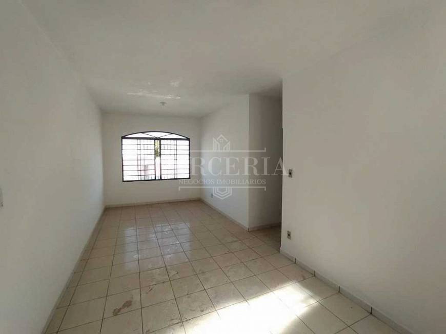 Foto 1 de Apartamento com 3 Quartos para alugar, 11m² em Vila Industrial, Araçatuba