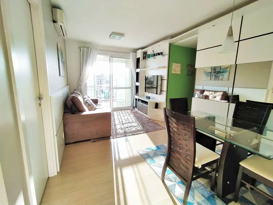 Foto 2 de Apartamento com 3 Quartos à venda, 73m² em Vila Ipiranga, Porto Alegre