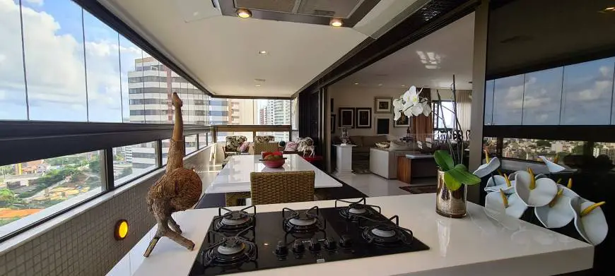 Foto 3 de Apartamento com 4 Quartos à venda, 386m² em Candeal, Salvador