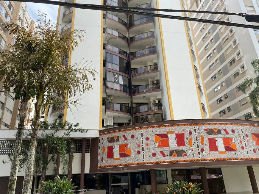 Foto 1 de Apartamento com 4 Quartos à venda, 143m² em Centro, Florianópolis