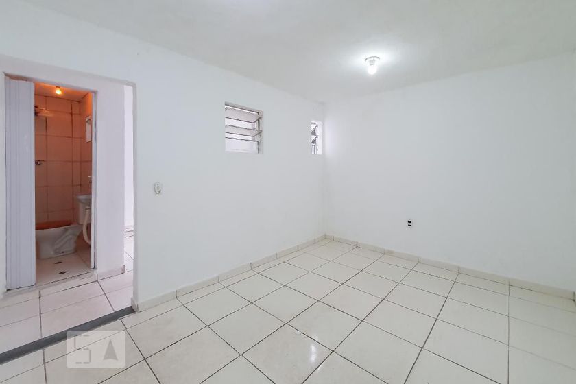 Foto 3 de Casa com 1 Quarto para alugar, 34m² em Vila das Mercês, São Paulo