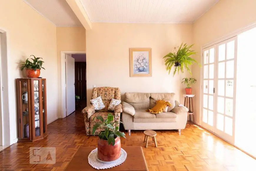 Foto 1 de Casa com 2 Quartos para alugar, 150m² em Mato Grande, Canoas