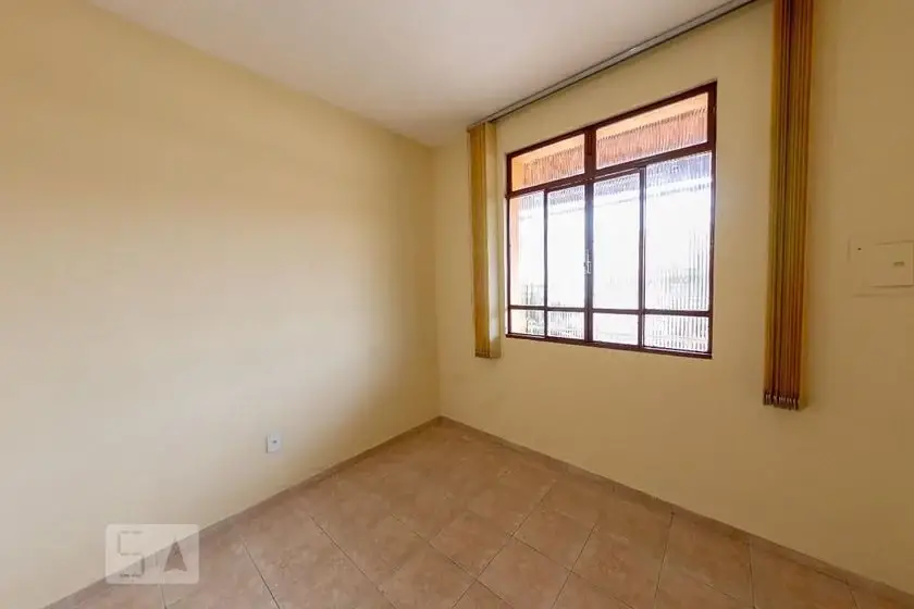 Foto 1 de Casa com 3 Quartos para alugar, 55m² em Carlos Prates, Belo Horizonte