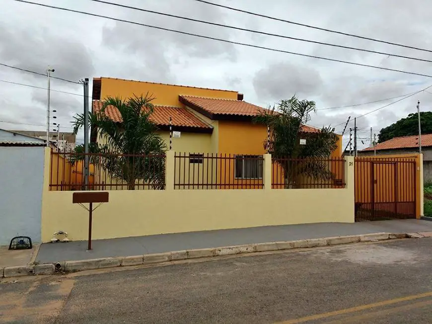 Foto 1 de Casa com 3 Quartos à venda, 133m² em Jardim Comodoro, Cuiabá