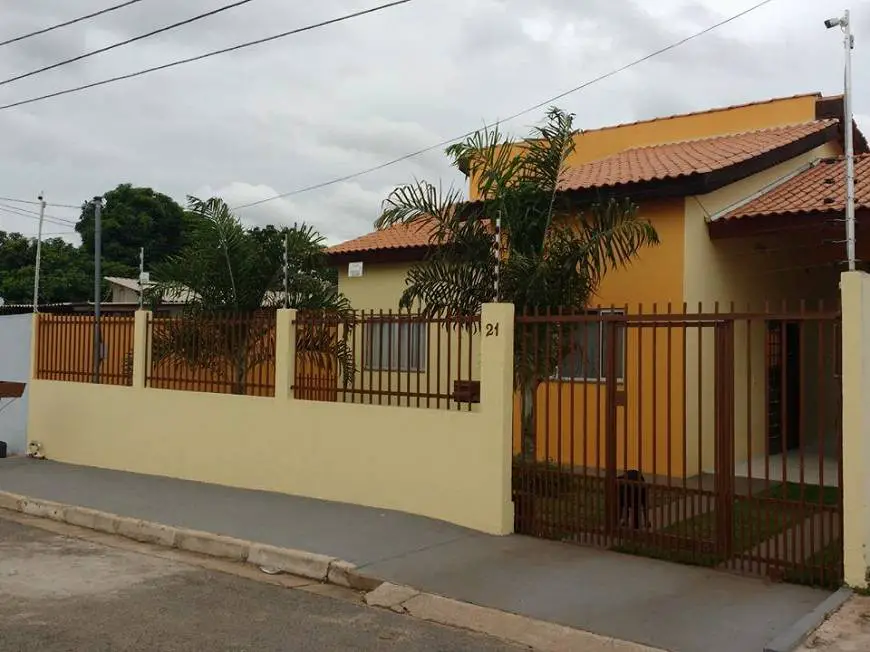 Foto 2 de Casa com 3 Quartos à venda, 133m² em Jardim Comodoro, Cuiabá