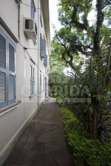 Foto 2 de Apartamento com 2 Quartos à venda, 52m² em Passo da Areia, Porto Alegre
