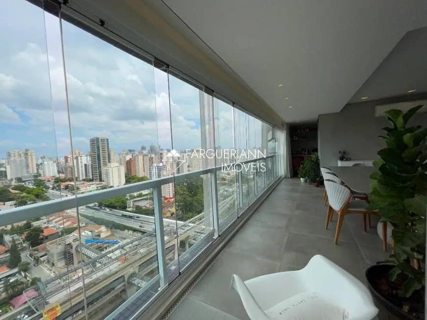 Foto 4 de Apartamento com 3 Quartos para alugar, 210m² em Campo Belo, São Paulo