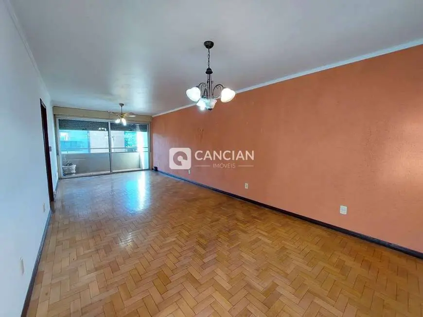 Foto 2 de Apartamento com 3 Quartos para venda ou aluguel, 130m² em Centro, Santa Maria