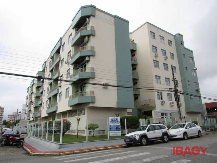 Foto 1 de Apartamento com 3 Quartos para alugar, 112m² em Estreito, Florianópolis