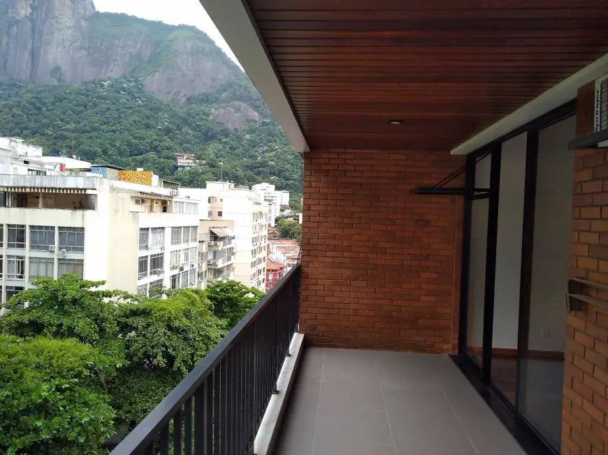 Foto 1 de Apartamento com 3 Quartos para alugar, 127m² em Humaitá, Rio de Janeiro