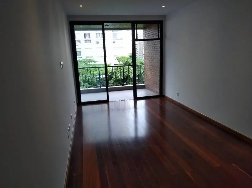 Foto 4 de Apartamento com 3 Quartos para alugar, 127m² em Humaitá, Rio de Janeiro