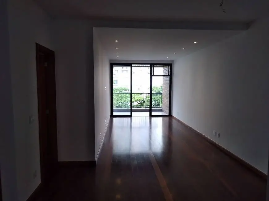Foto 5 de Apartamento com 3 Quartos para alugar, 127m² em Humaitá, Rio de Janeiro