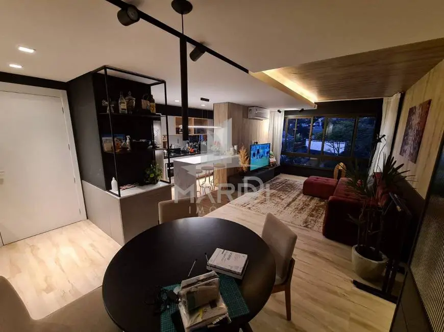 Foto 1 de Apartamento com 3 Quartos para alugar, 94m² em Ipanema, Porto Alegre