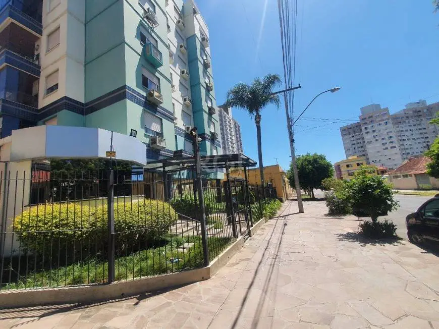 Foto 2 de Apartamento com 3 Quartos para alugar, 75m² em Partenon, Porto Alegre
