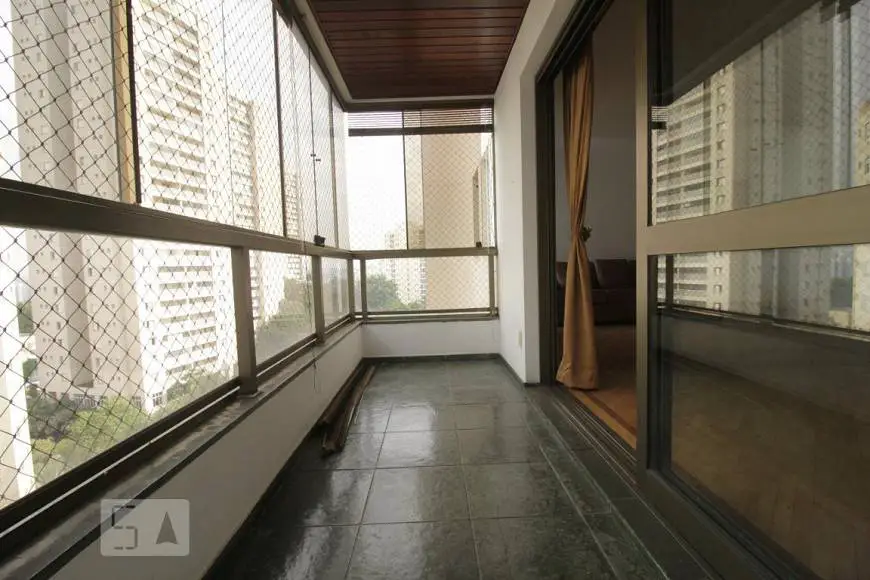 Foto 3 de Apartamento com 4 Quartos para alugar, 161m² em Morumbi, São Paulo