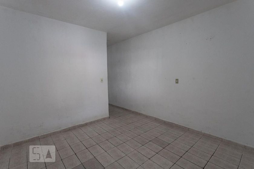 Foto 3 de Casa com 1 Quarto para alugar, 30m² em Vila Nogueira, Diadema