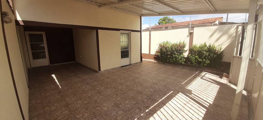 Foto 1 de Casa com 2 Quartos para alugar, 200m² em Campo Velho, Cuiabá