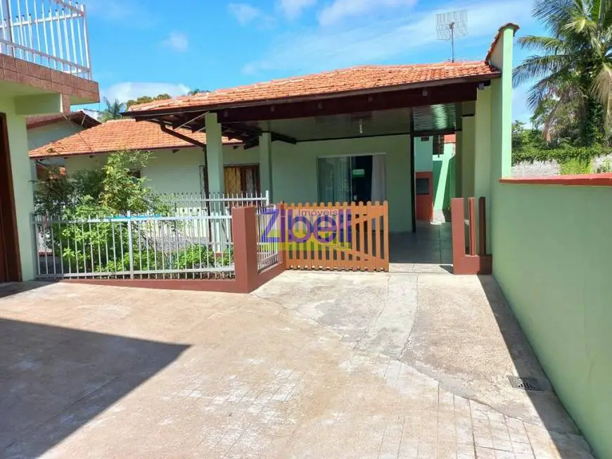 Foto 1 de Casa com 2 Quartos para alugar, 88m² em Glória, Joinville