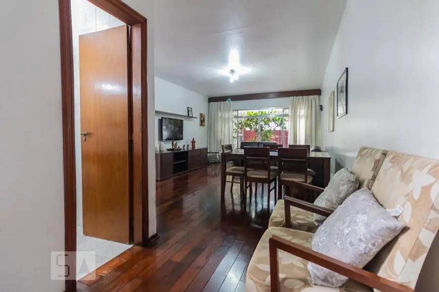 Foto 2 de Casa com 3 Quartos para alugar, 210m² em Campo Belo, São Paulo