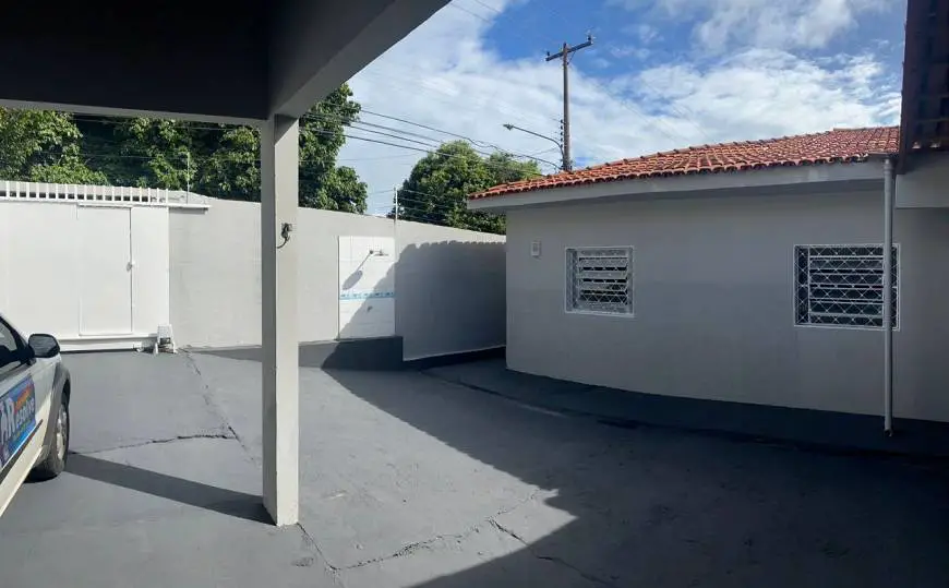 Foto 1 de Casa com 3 Quartos à venda, 200m² em Jardim Cuiabá, Cuiabá