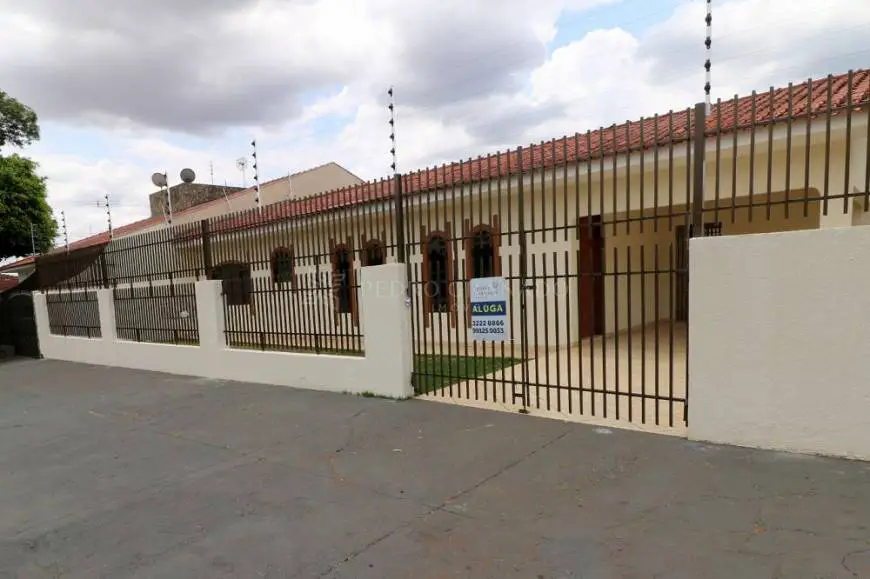 Foto 3 de Casa com 3 Quartos para alugar, 113m² em Jardim Vitória, Maringá
