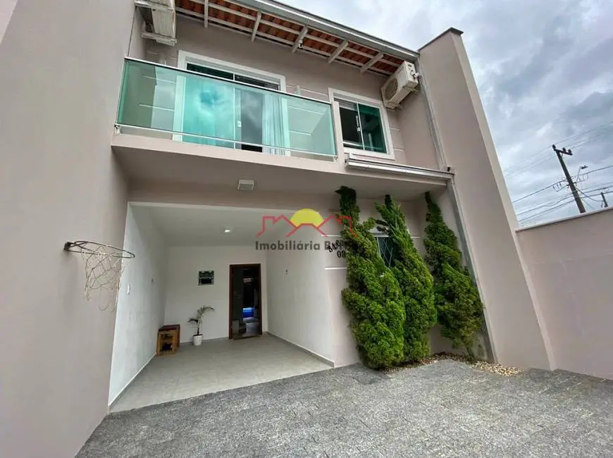 Foto 1 de Casa com 3 Quartos à venda, 119m² em João Costa, Joinville