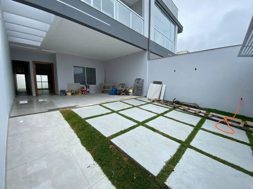 Foto 1 de Casa com 3 Quartos à venda, 186m² em Morada de Laranjeiras, Serra