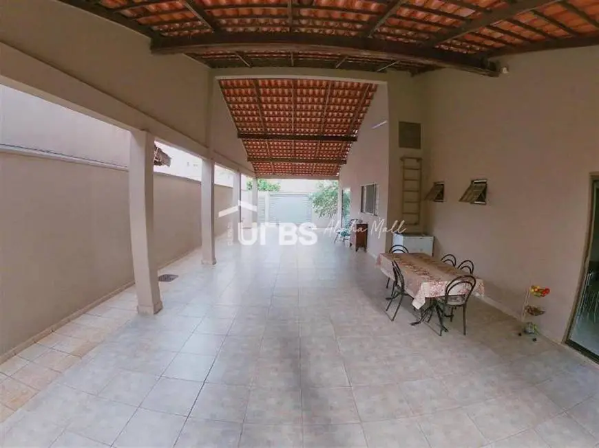 Foto 4 de Casa com 3 Quartos à venda, 269m² em Setor Negrão de Lima, Goiânia