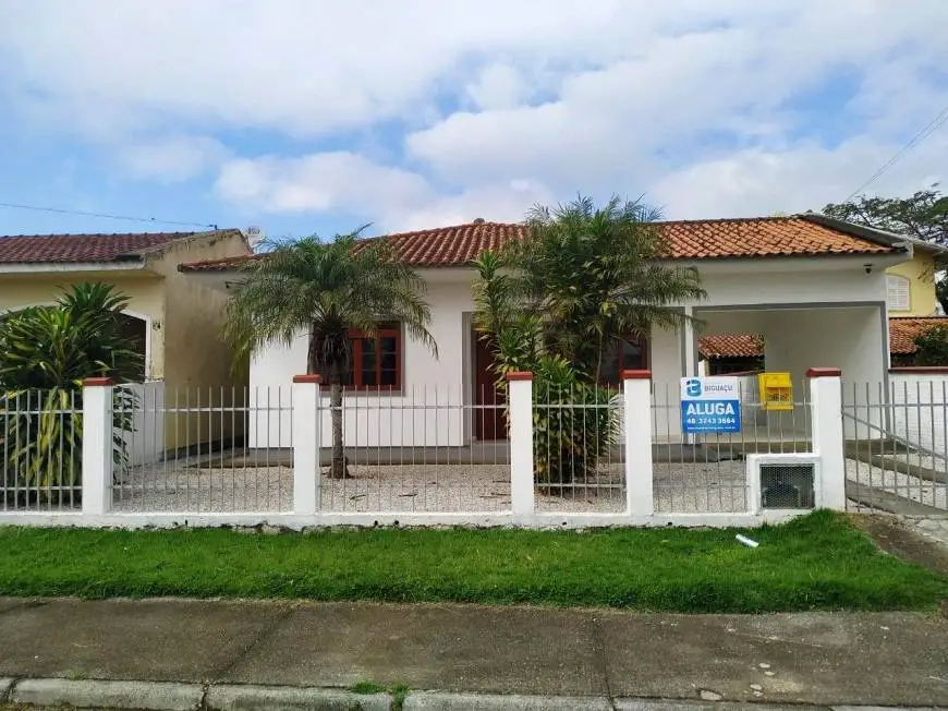 Foto 1 de Casa com 3 Quartos para alugar, 100m² em Vendaval, Biguaçu