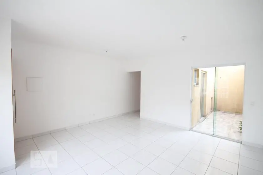 Foto 2 de Casa com 3 Quartos para alugar, 102m² em Vila das Mercês, São Paulo