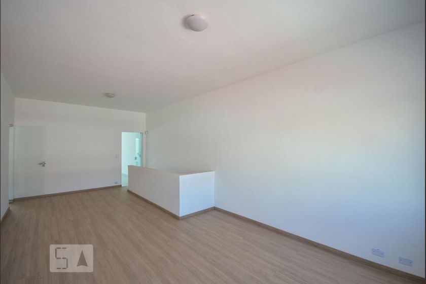 Foto 3 de Casa com 3 Quartos para alugar, 350m² em Vila das Mercês, São Paulo