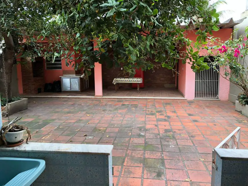 Foto 2 de Casa com 3 Quartos à venda, 190m² em  Vila Valqueire, Rio de Janeiro