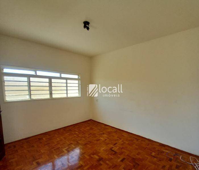 Foto 1 de Casa com 4 Quartos para alugar, 182m² em Bom Jardim, São José do Rio Preto
