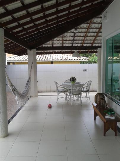 Foto 3 de Casa com 4 Quartos para alugar, 258m² em Guarajuba, Camaçari