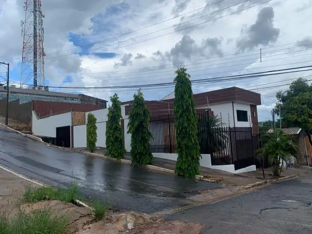 Foto 1 de Casa com 4 Quartos à venda, 250m² em Jardim Guanabara, Cuiabá