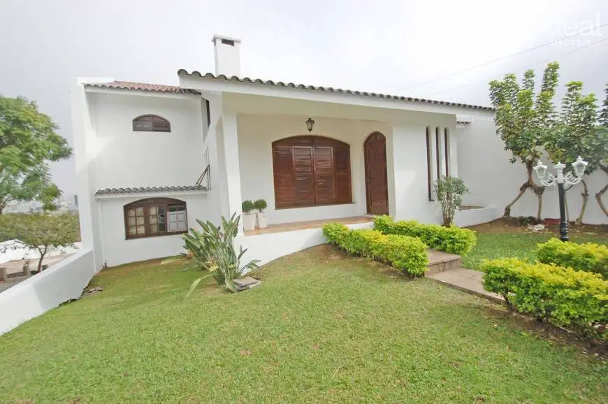 Foto 1 de Casa com 4 Quartos à venda, 307m² em Presidente Joao Goulart, Santa Maria