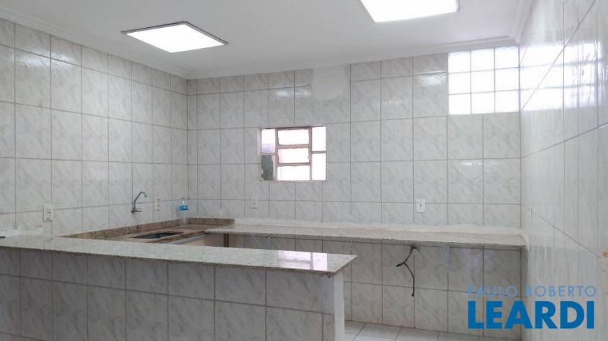 Foto 4 de Casa com 4 Quartos para alugar, 200m² em Vila Gilda, Santo André