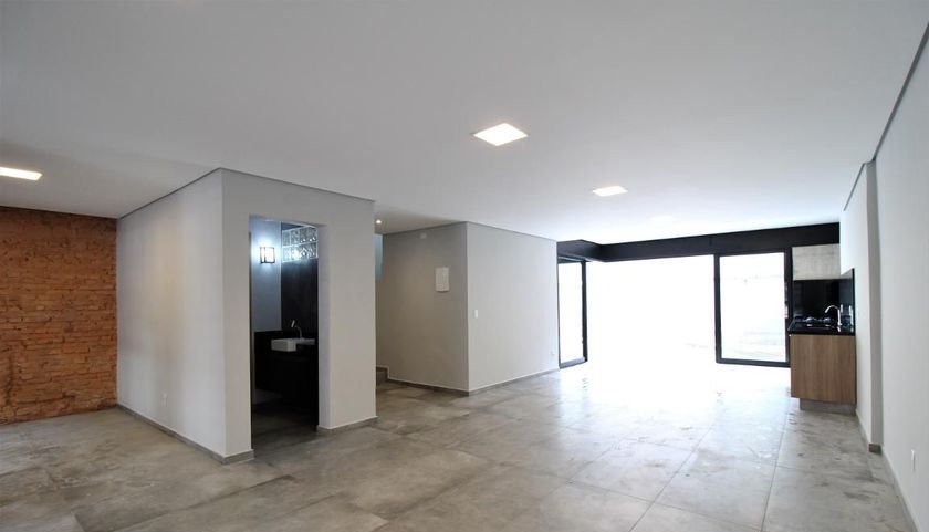 Foto 1 de Casa com 4 Quartos para alugar, 260m² em Vila Hamburguesa, São Paulo