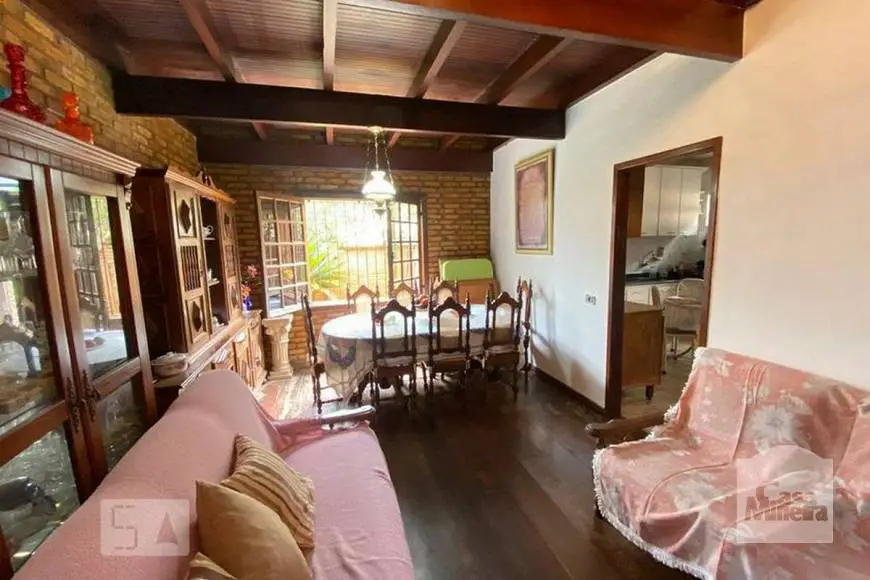 Foto 1 de Casa com 5 Quartos à venda, 313m² em Jaraguá, Belo Horizonte