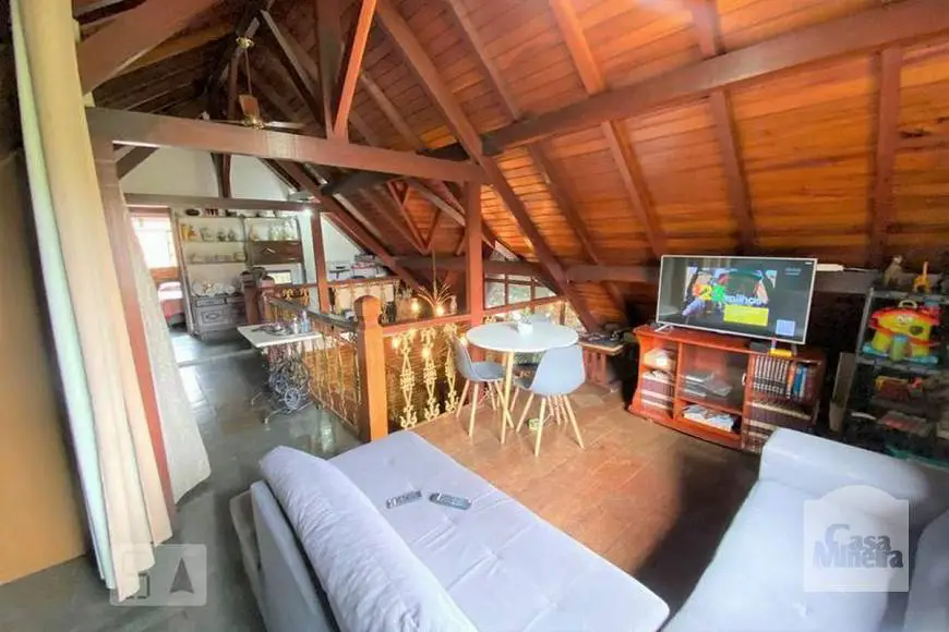 Foto 4 de Casa com 5 Quartos à venda, 313m² em Jaraguá, Belo Horizonte
