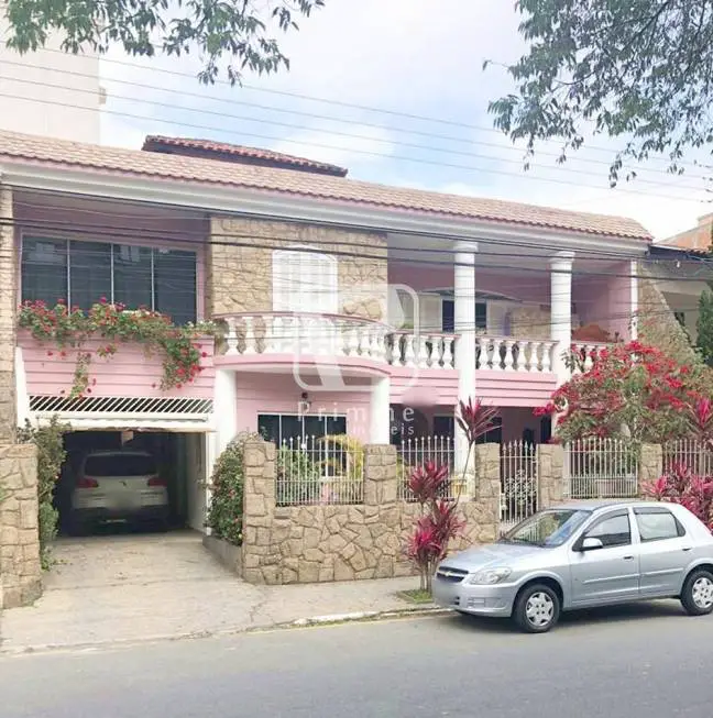 Foto 1 de Casa com 5 Quartos para alugar, 337m² em Nacoes, Balneário Camboriú