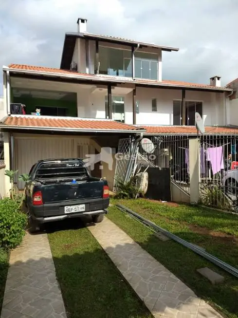 Foto 2 de Casa com 8 Quartos à venda, 308m² em Nova Esperanca, Balneário Camboriú