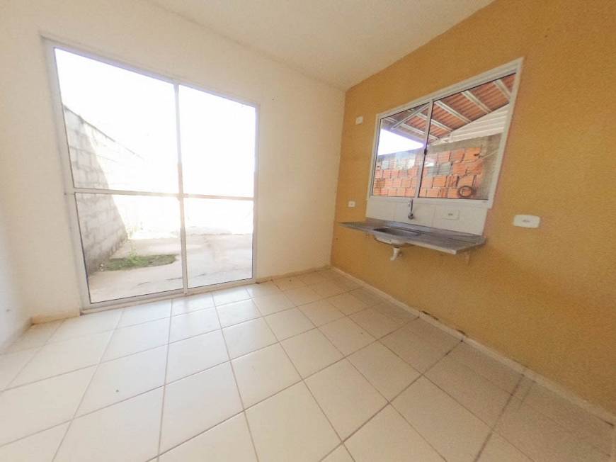 Foto 1 de Casa de Condomínio com 2 Quartos para alugar, 50m² em Jardim Imperial, Cuiabá