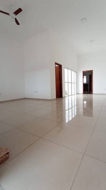 Foto 4 de Casa de Condomínio com 3 Quartos para alugar, 177m² em Jardim dos Flamboyants, Araraquara
