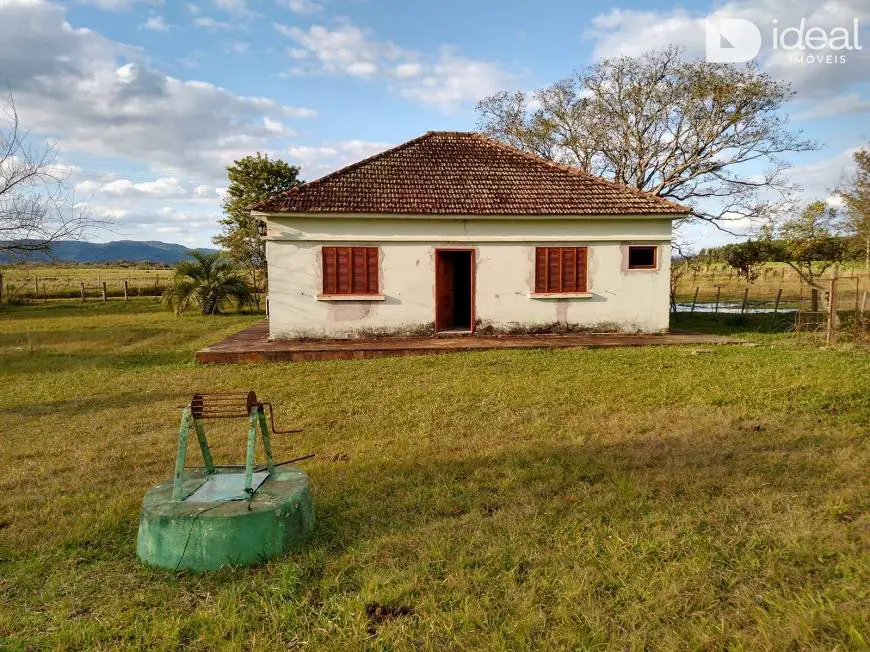 Foto 4 de Chácara com 3 Quartos à venda, 49000m² em Zona Rural, Santa Maria
