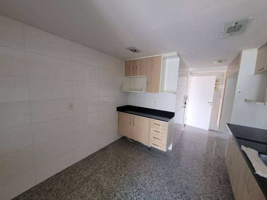 Foto 5 de Cobertura com 3 Quartos para alugar, 219m² em Piratininga, Niterói