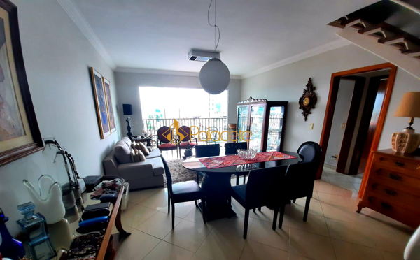 Foto 1 de Cobertura com 4 Quartos para venda ou aluguel, 212m² em Centro, Pindamonhangaba