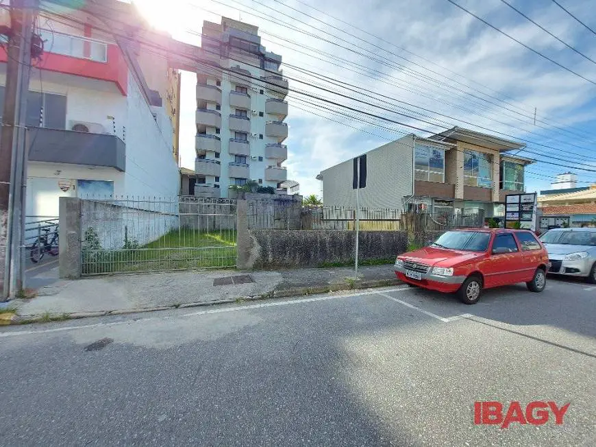 Foto 1 de Lote/Terreno para alugar, 301m² em Kobrasol, São José
