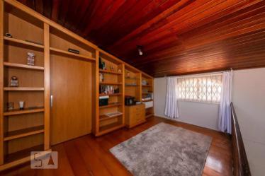 Foto 2 de Sobrado com 4 Quartos para alugar, 170m² em Bacacheri, Curitiba