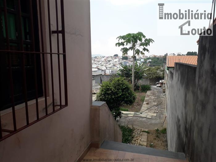 Foto 2 de Sobrado com 4 Quartos à venda, 177m² em Vila São Sebastião, Mogi das Cruzes